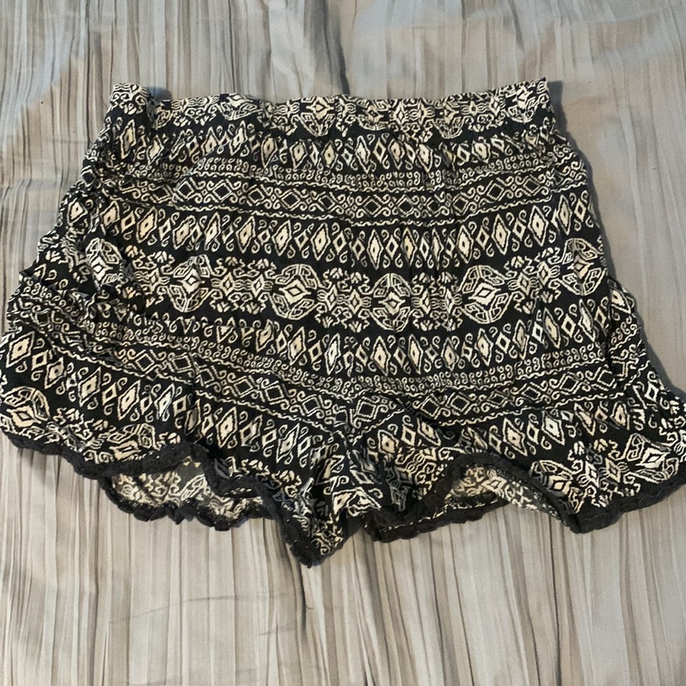 Shorts - Picture 2 of 3